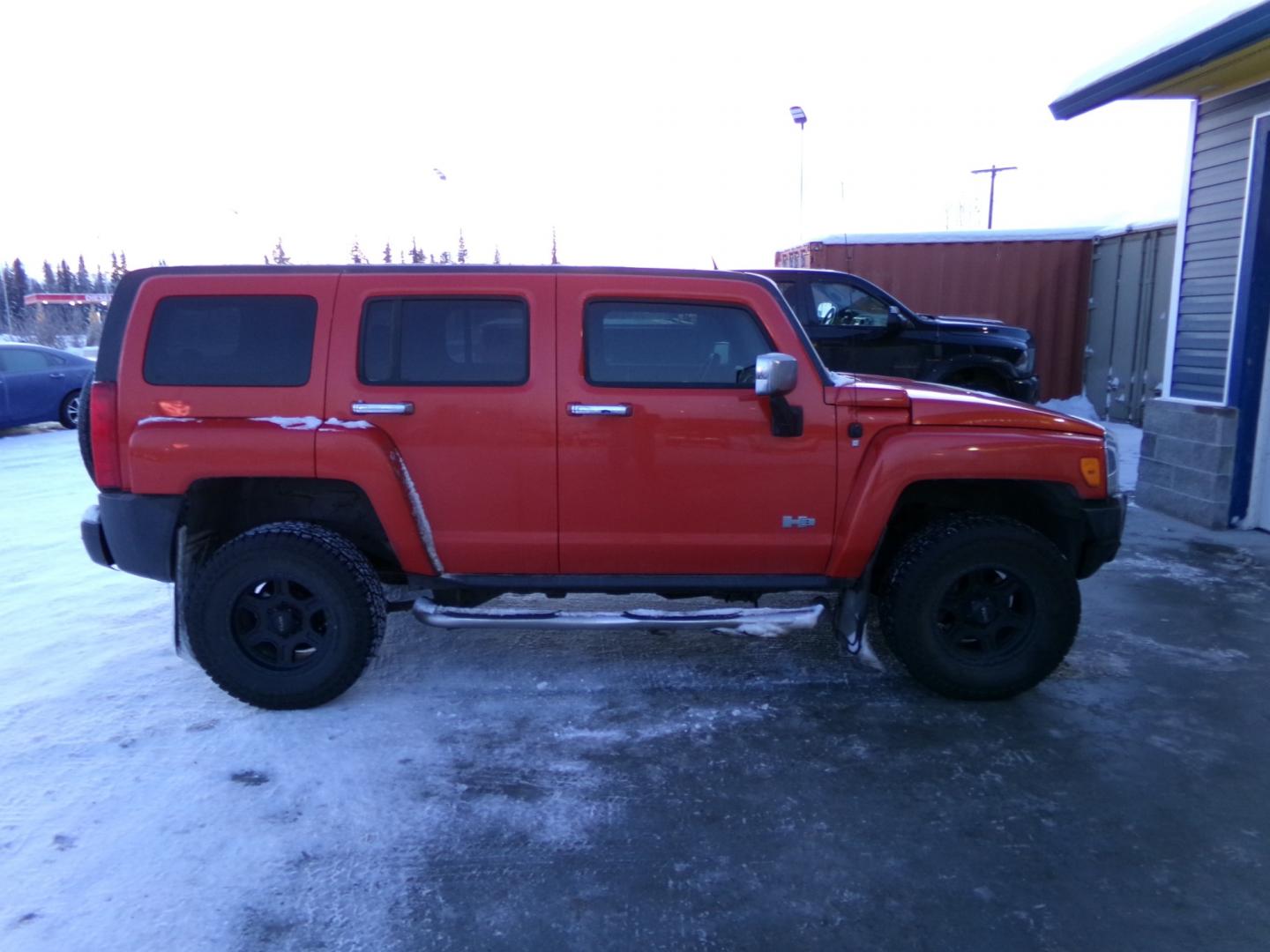 2008 Hummer H3 Base (5GTEN13L488) with an 5.3L V8 OHV 16V engine, located at 2630 Philips Field Rd., Fairbanks, AK, 99709, (907) 458-0593, 64.848068, -147.780609 - Photo#2